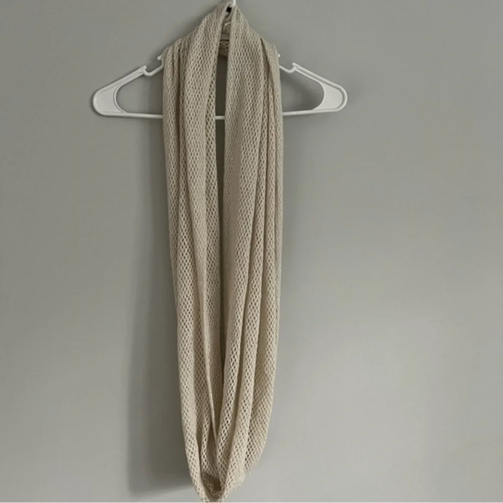 Steve Madden Cream and Gold Metallic Knit Infinity Scarf